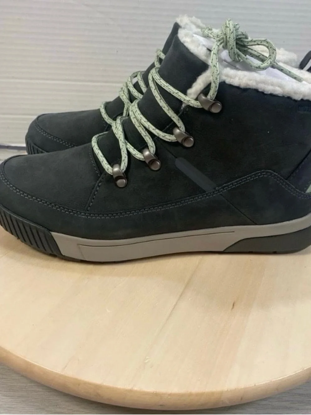 The North Face Sierra Mid Lace Waterproof Boots Winter Snow Boots Size 9 New!